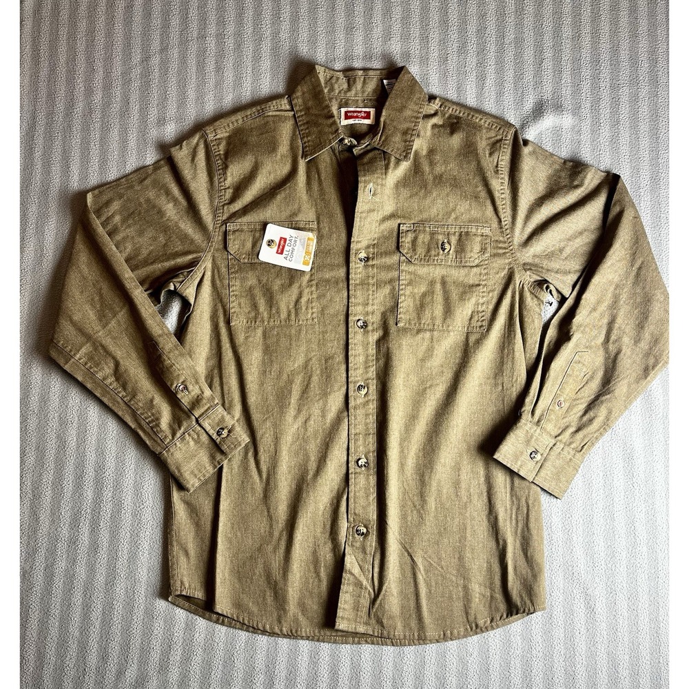 NWT Wrangler All Day Comfort Shirt Epic Soft Flex Chest Pockets Men's Sz S Khaki